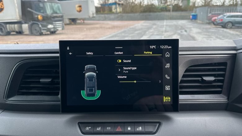 Renault Master Mwb Diesel Fwd MM35 Blue dCi 130 Advance Medium Roof Van